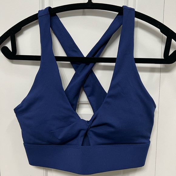 Fabletics Oasis Twist Sports Bra - Picture 1 of 5